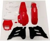 KIT PLASTICO EC 2001-2006 